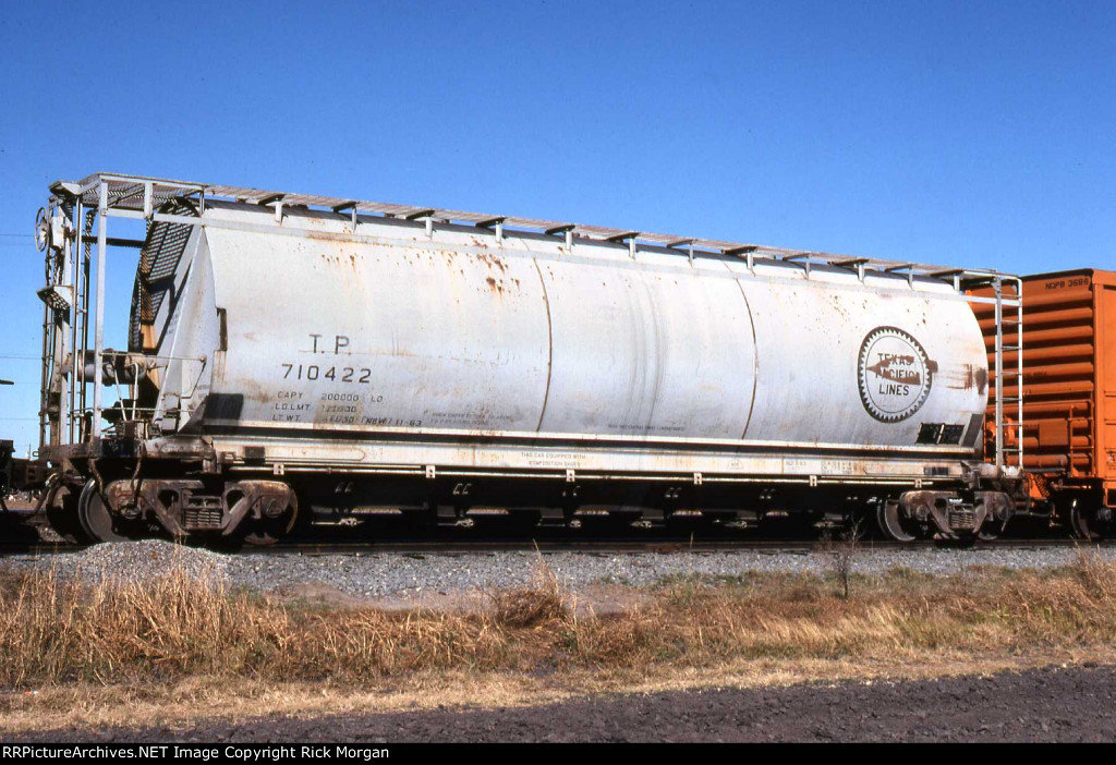 TP Covered Hopper 710422