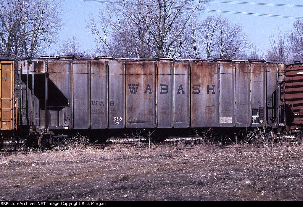 WAB Covered Hopper 38032