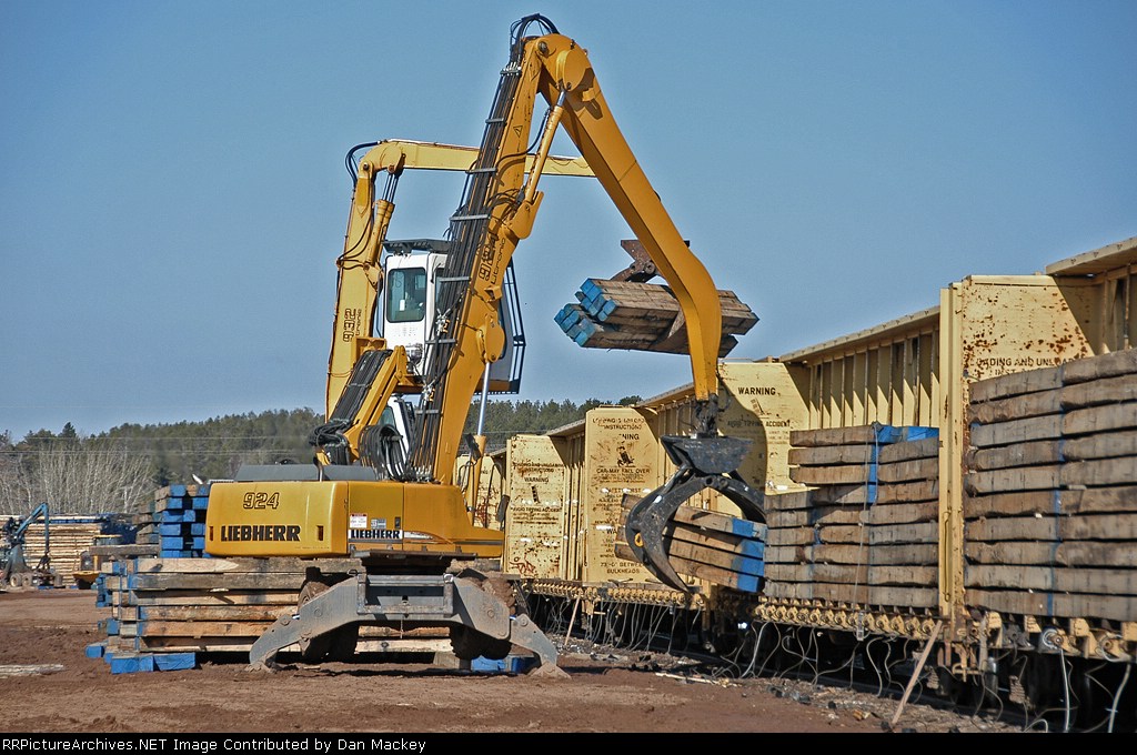unloading railcars