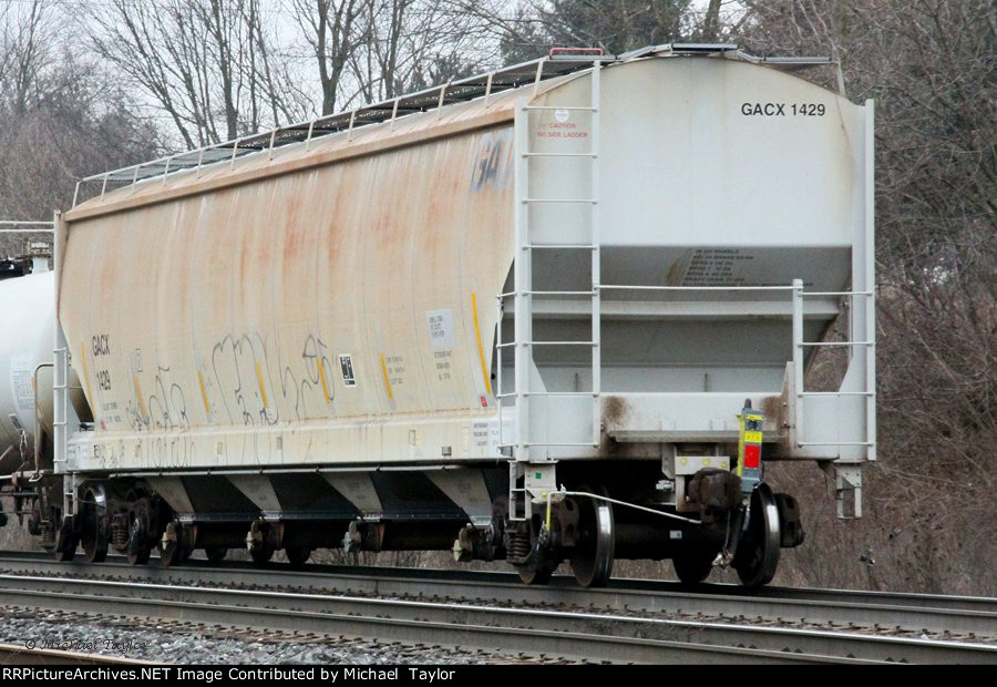 GACX 1429 at the rear of train 331