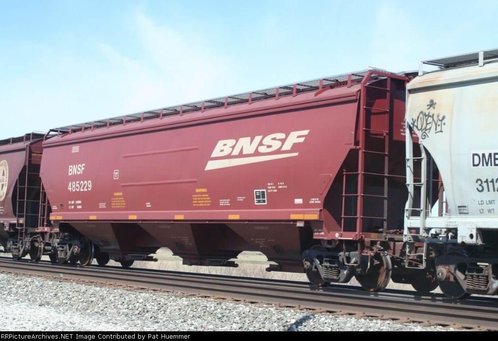 BNSF 485229