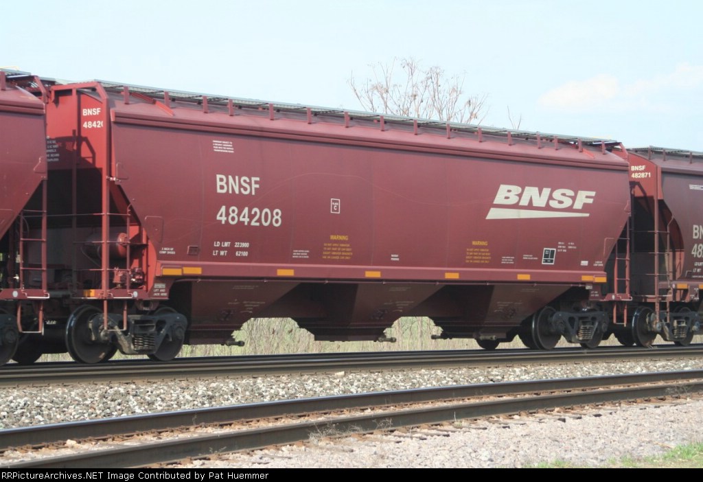 BNSF 484208