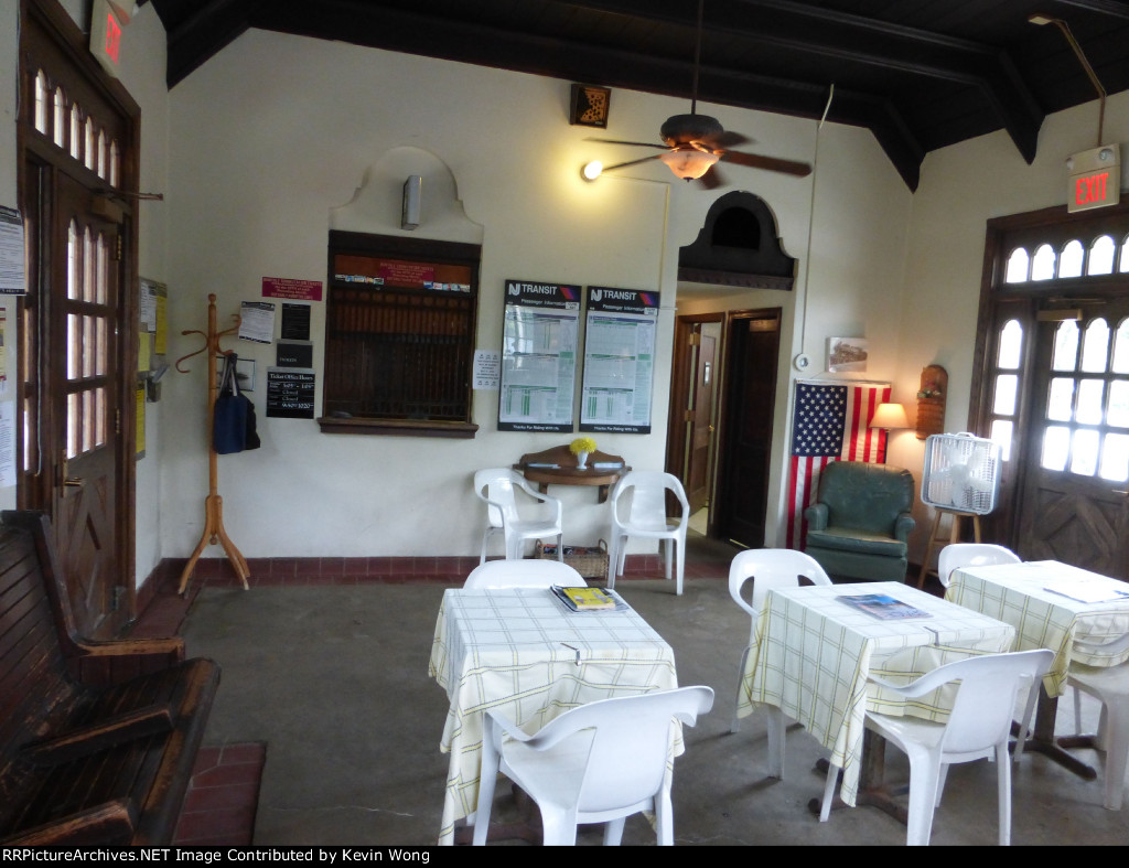 NJ Transit Lyons Station