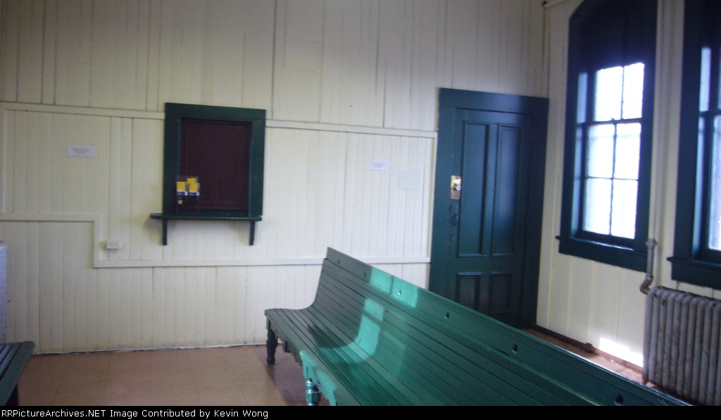 Allendale station interior
