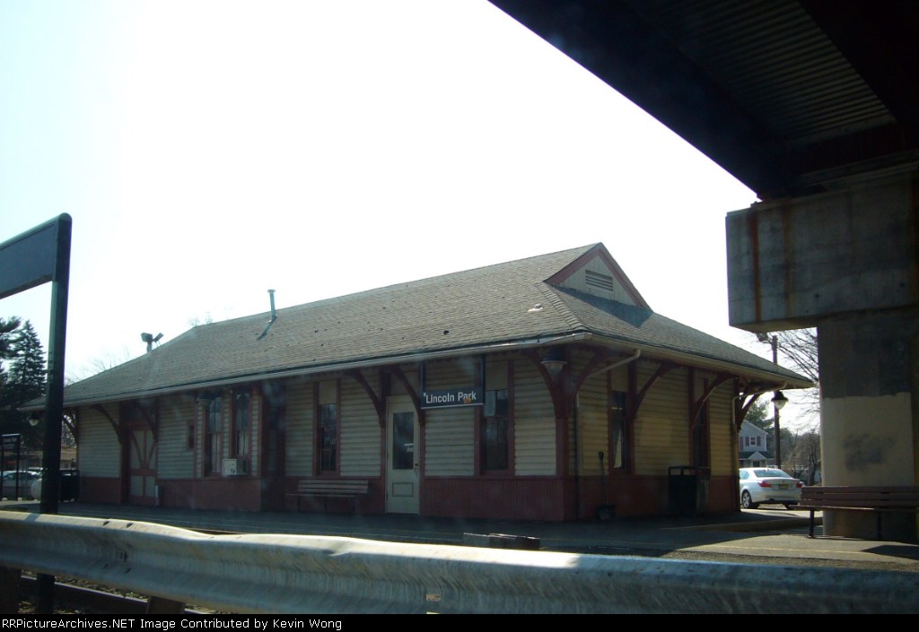 Lincoln Park station