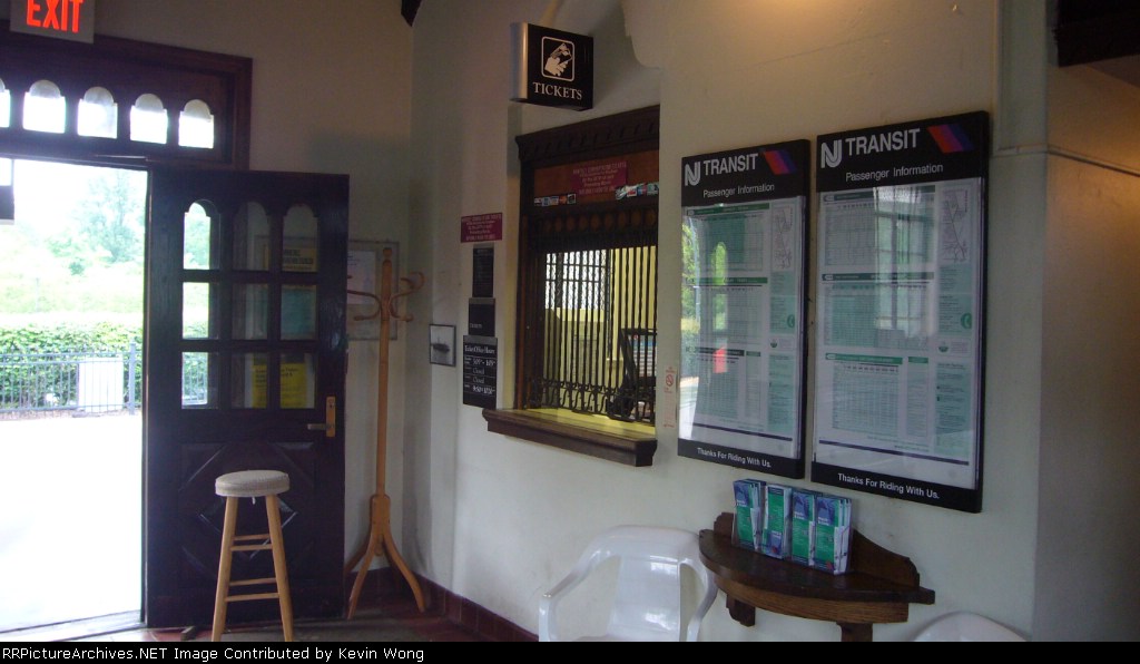 Lyons station interior