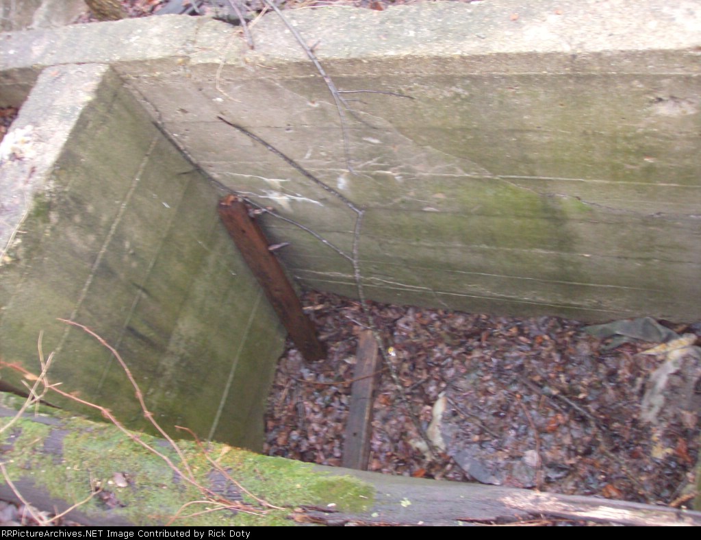 Foundation to unknown structure near former CNW