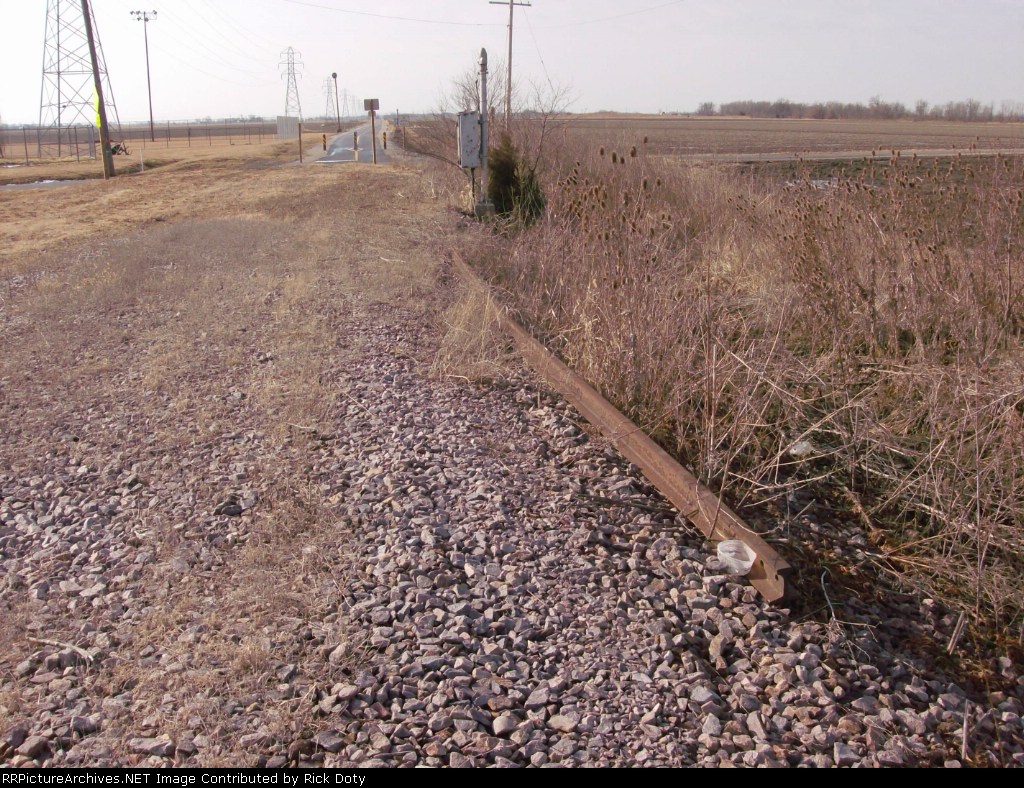 Abandoned rail possably from switch removed when DeCamp to Litchfield line of Litchfield & Madison was removed in 70's