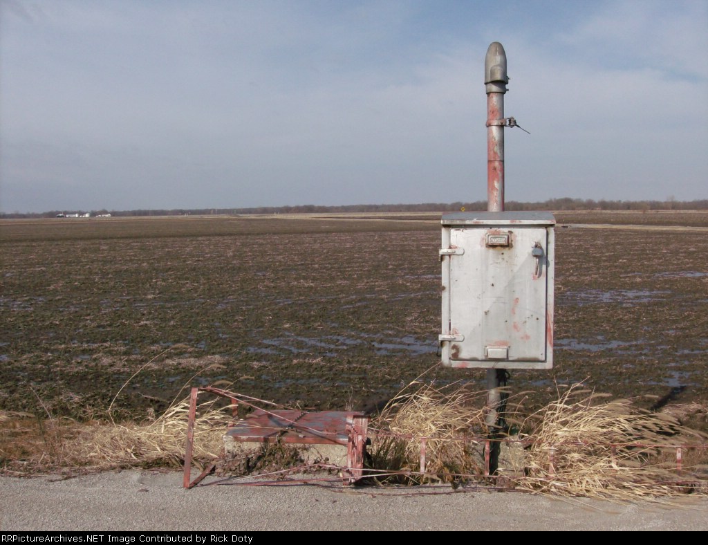 Abandoned signal former Lithcfield & Madison / CNW /UP DeCamp (Staunton) Ill. 