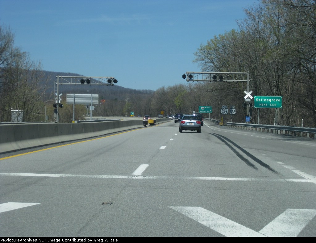 Exempt Crossing on US 322