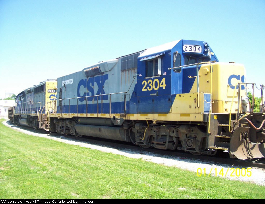 csx rd slug & gp40-2 lashed up