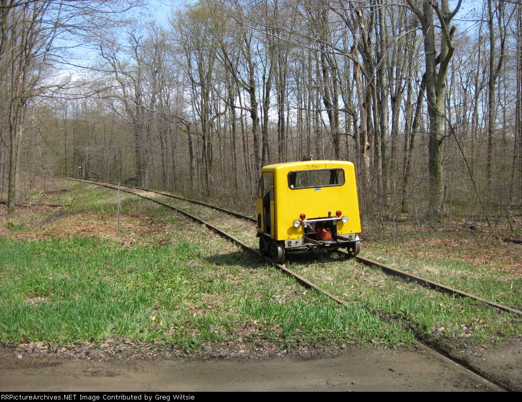 One of the speeders make their way around a curve