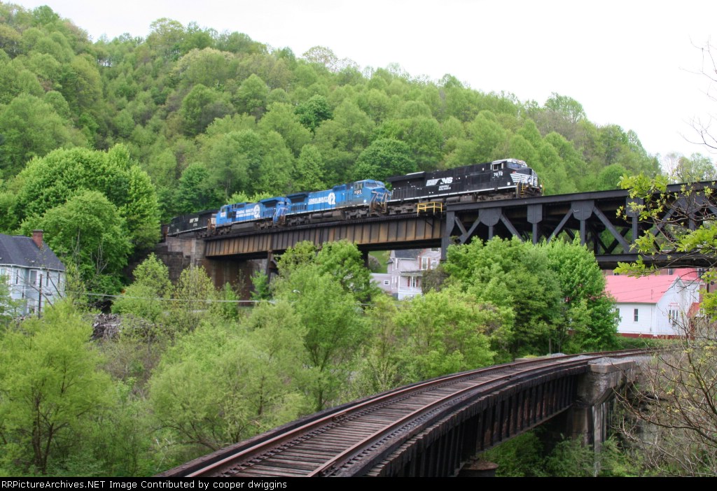 S34 sails out between tunnels and over the Blustone branch and Coopers
