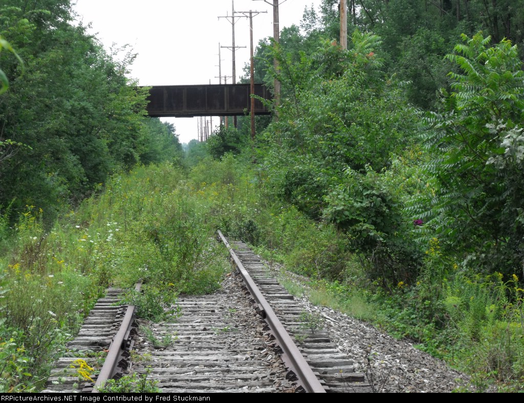 Southbound Pennsy just north of LE&P/NYC.