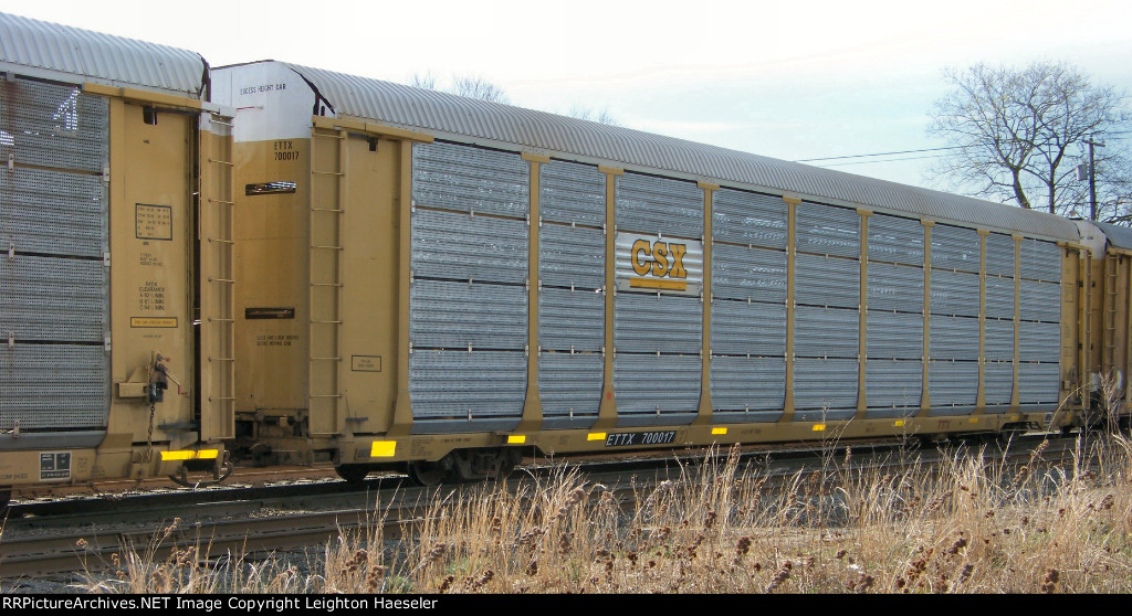 ETTX 700017 with CSX herald