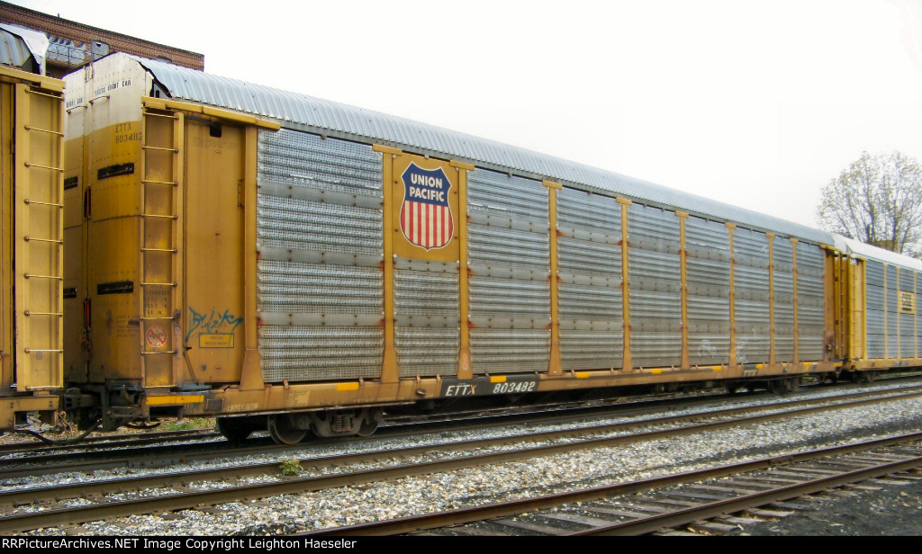 ETTX 803482 with Union Pacific herald