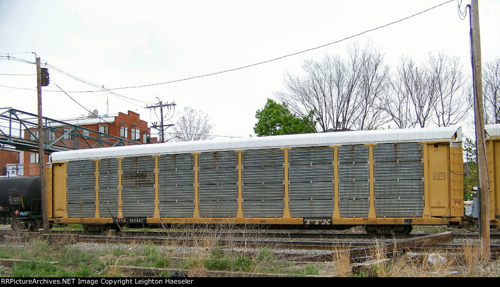 ETTX 908887 with Norfolk Southern herald