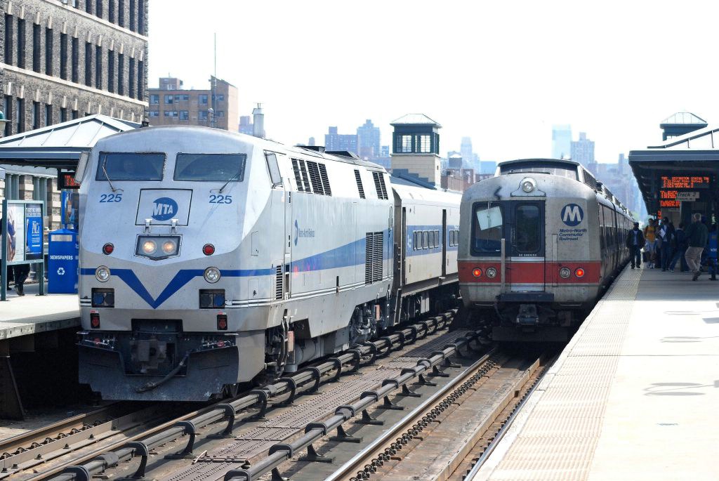 Metro North Genesis @ 125th St