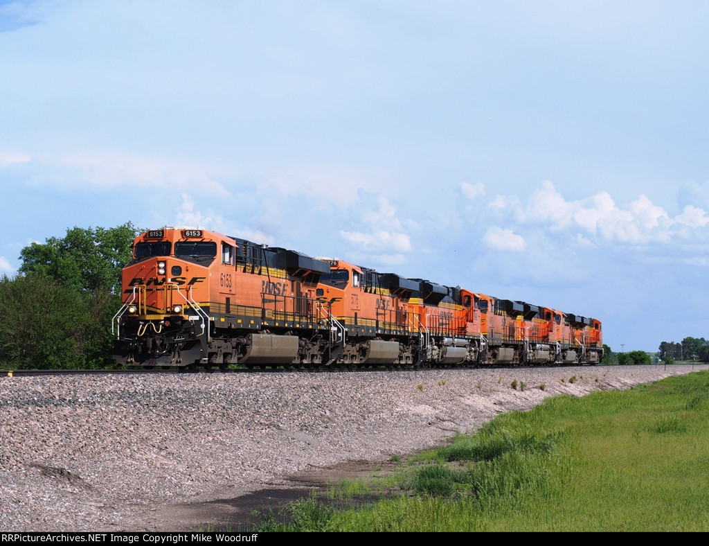 BNSF 6153