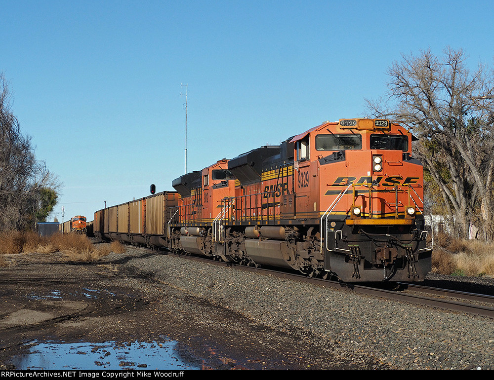 BNSF 9329
