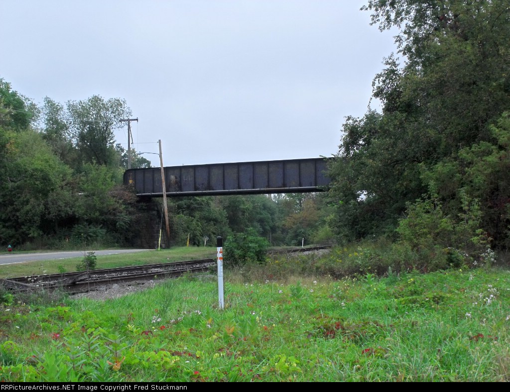 Wheeling & Lake Erie bridge over EL.