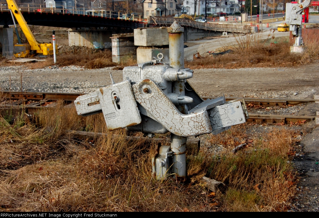 EL had sidewalk protection at Crain Ave.