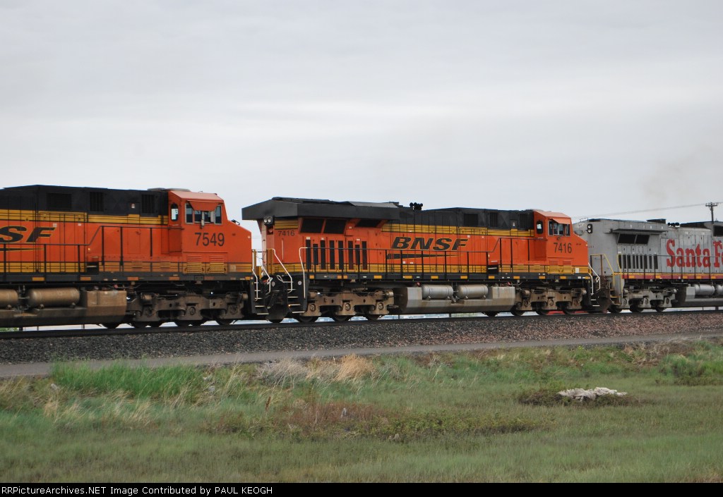 BNSF 7549 and BNSF  7416 roll into the MRL Helena east yard.