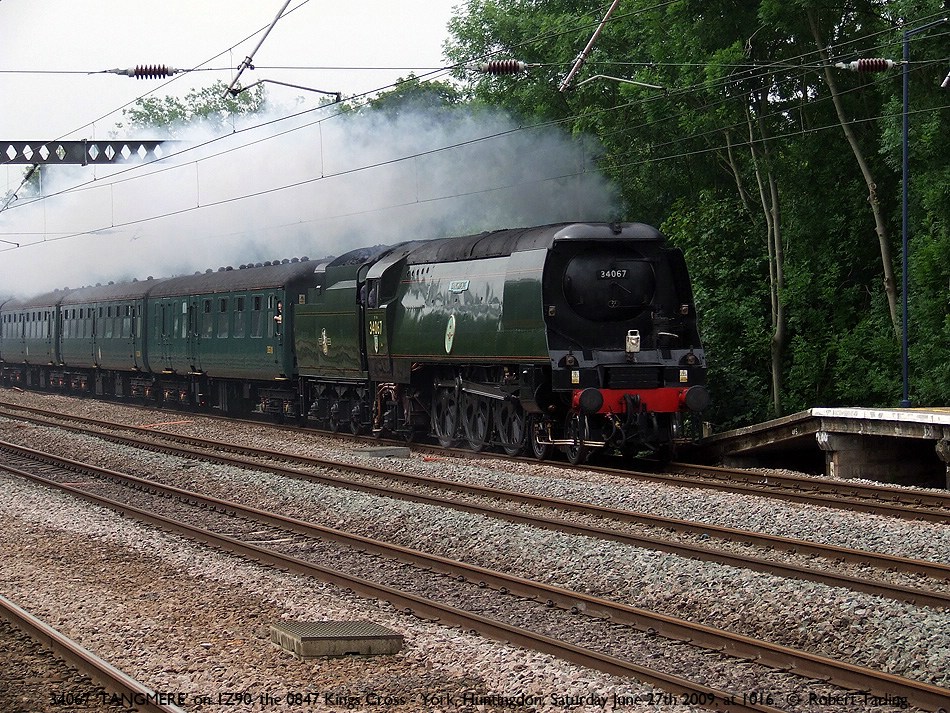 Bulleid 'Battle of Britain' Pacific 34067 "TANGMERE" runs north on 1Z90, 0847 Kings Cross - York.