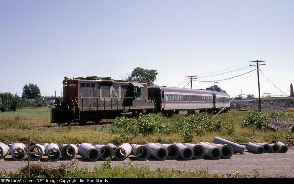 CN 4150 at Hurdman (Ottawa)