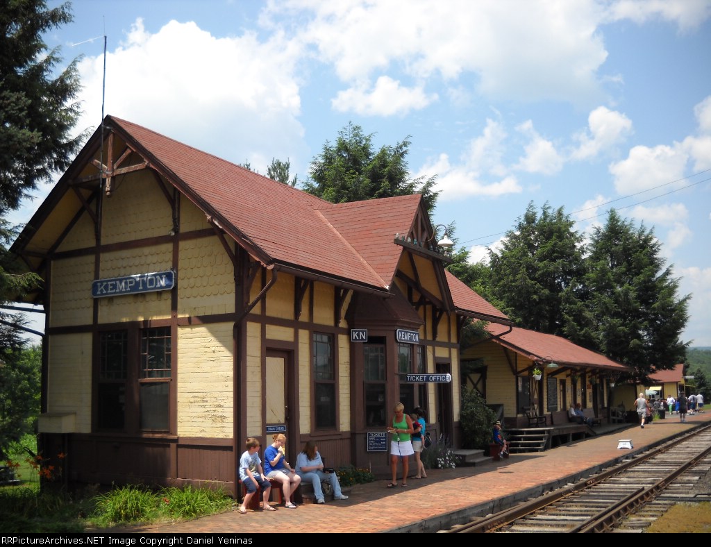 Kempton Station