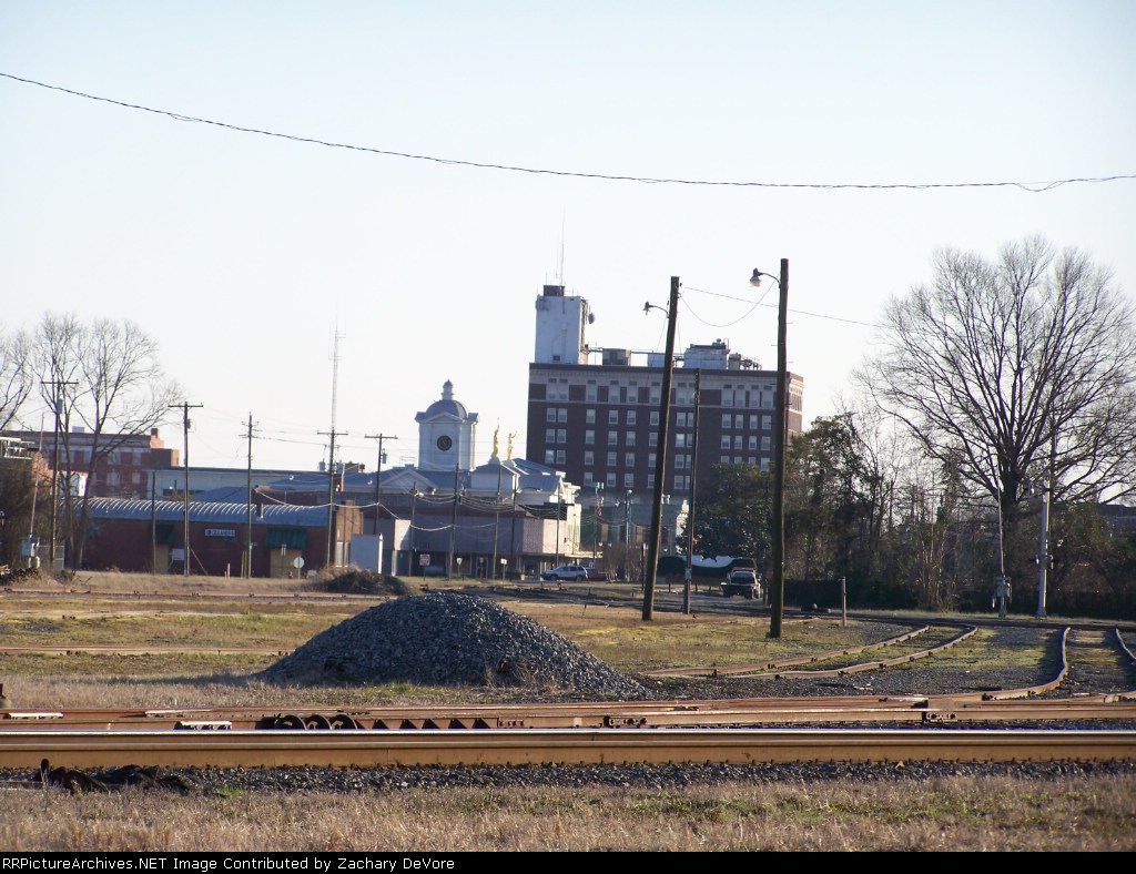 7 Tracks and Not a Thing On Them