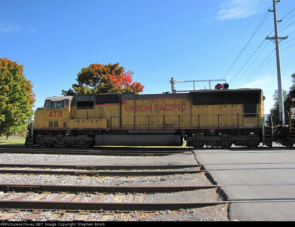 UP 4731 on the 44V grain train