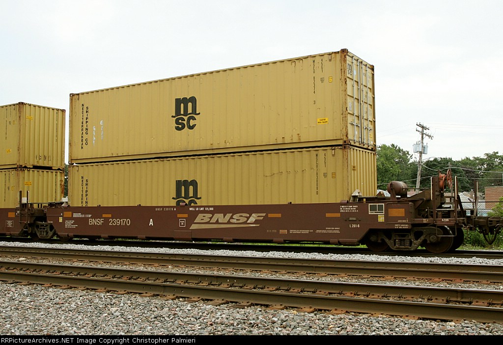 BNSF 239170 A loaded with MSCU 823744 and MSCU 783008