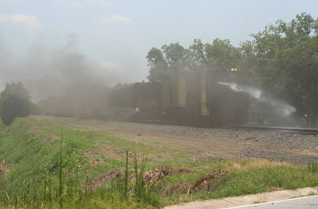 Harsco railgrinder at work