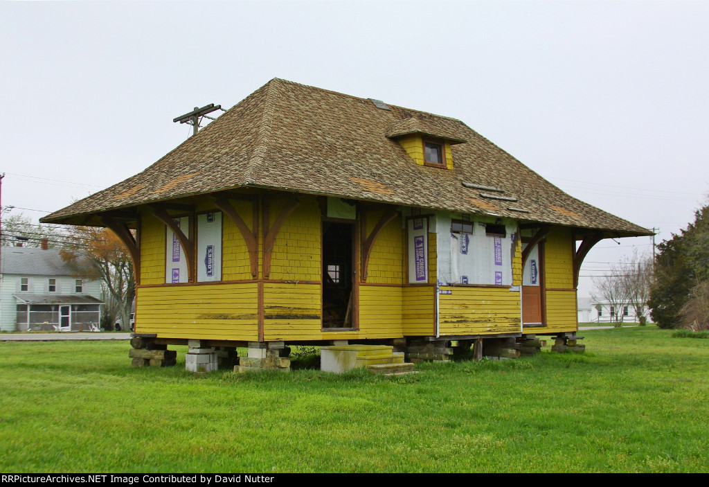 Rear left side of abandoned old station