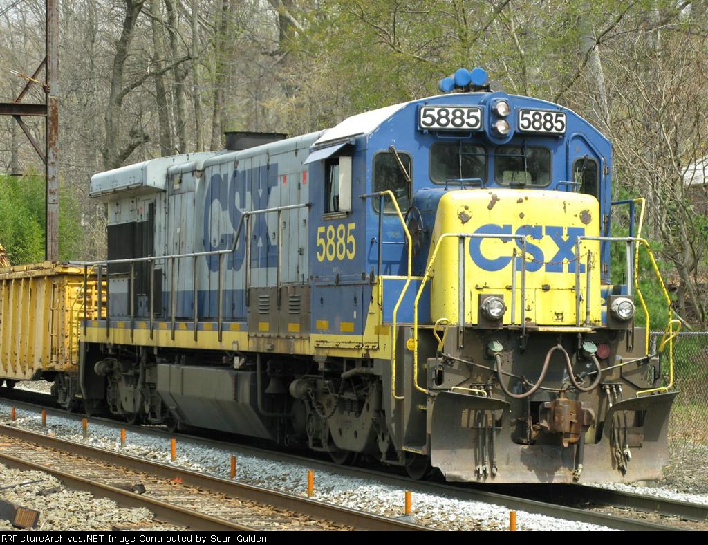 CSXT 5885