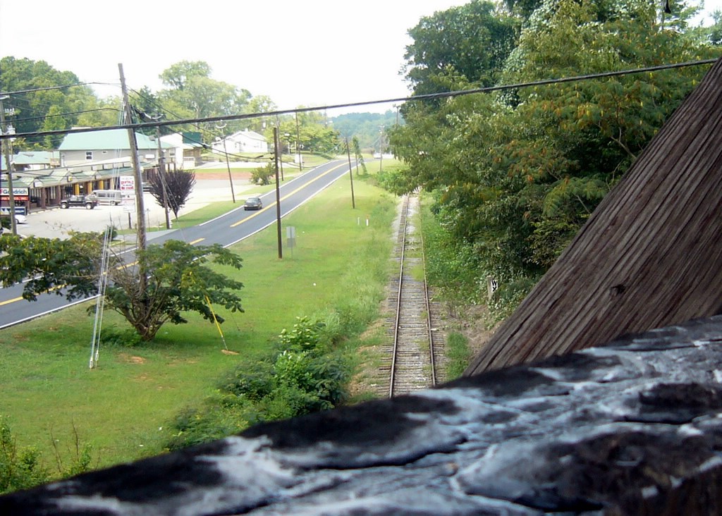 The Georgia Northeastern Railroad Track looking North