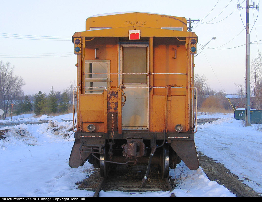121213008 Caboose CP 434656