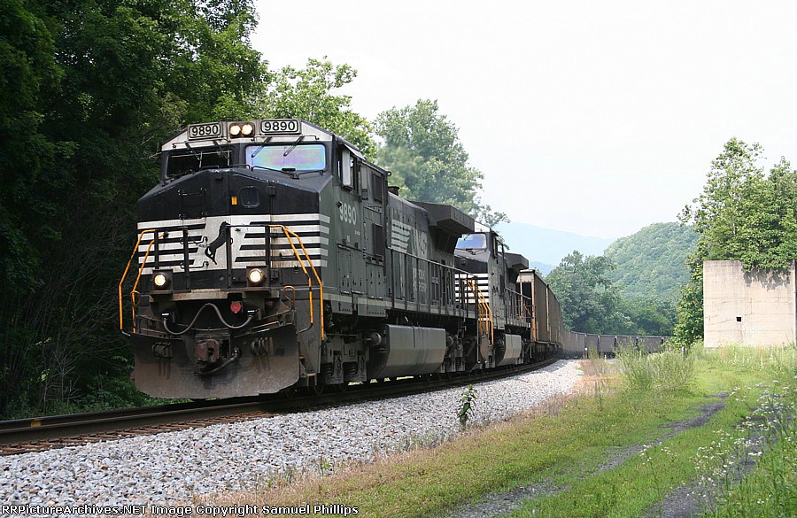 NS 775
