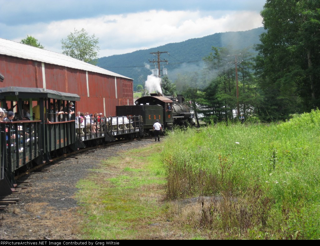 The train moves around the yard wye