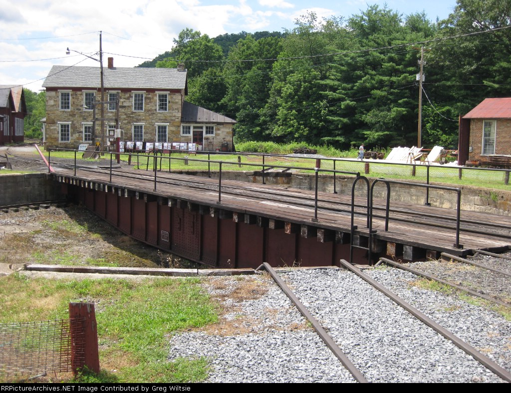 The hand-powered turntable at the roundhouse
