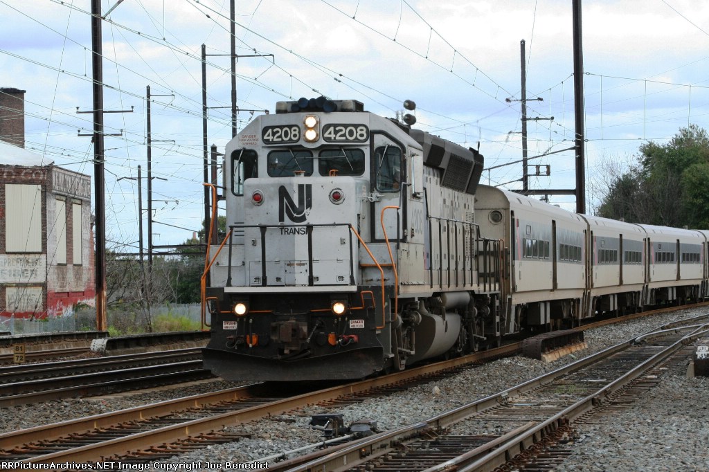 NJ Transit 4208