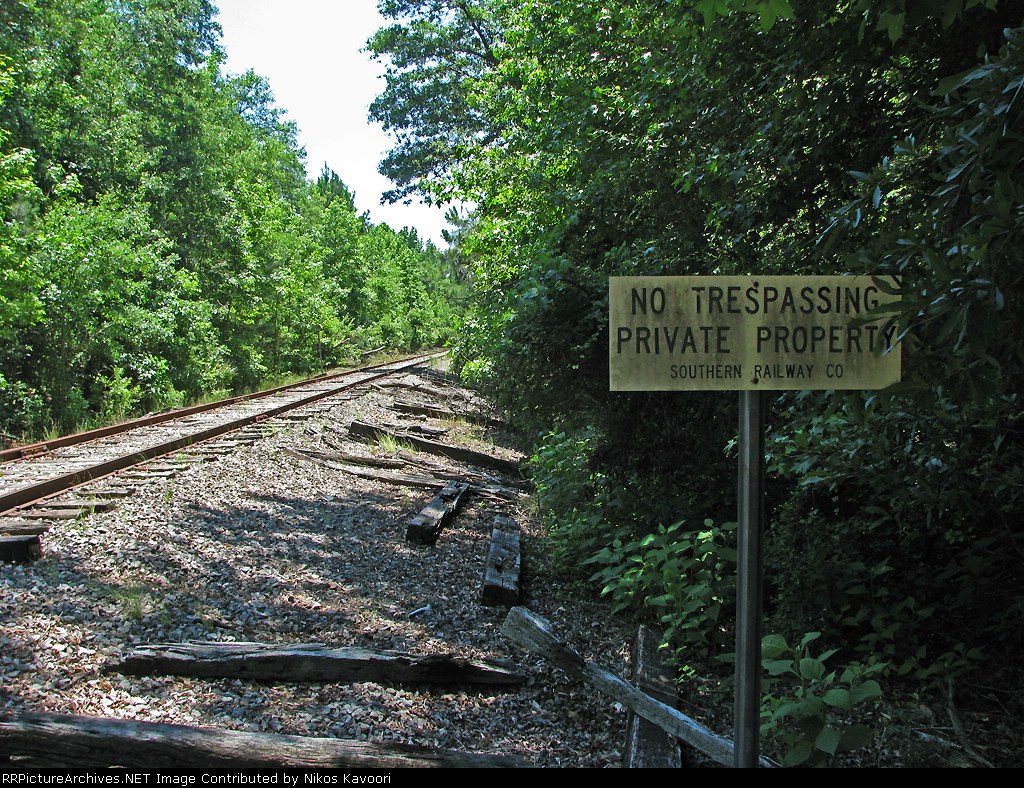 Southern Railway no trespassing sign