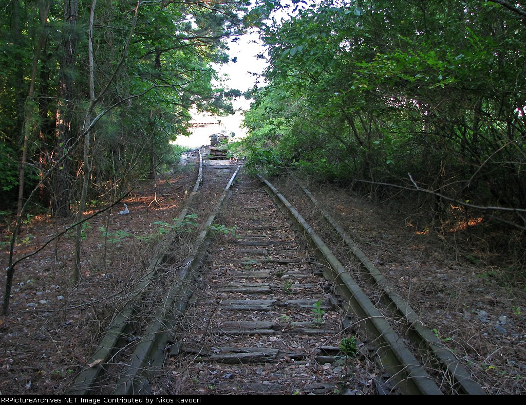 Derailment marks on the ties at the north switch