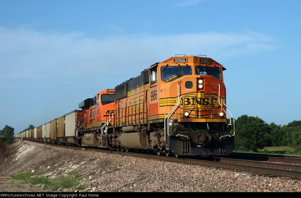 BNSF 9966, Wesbound empties