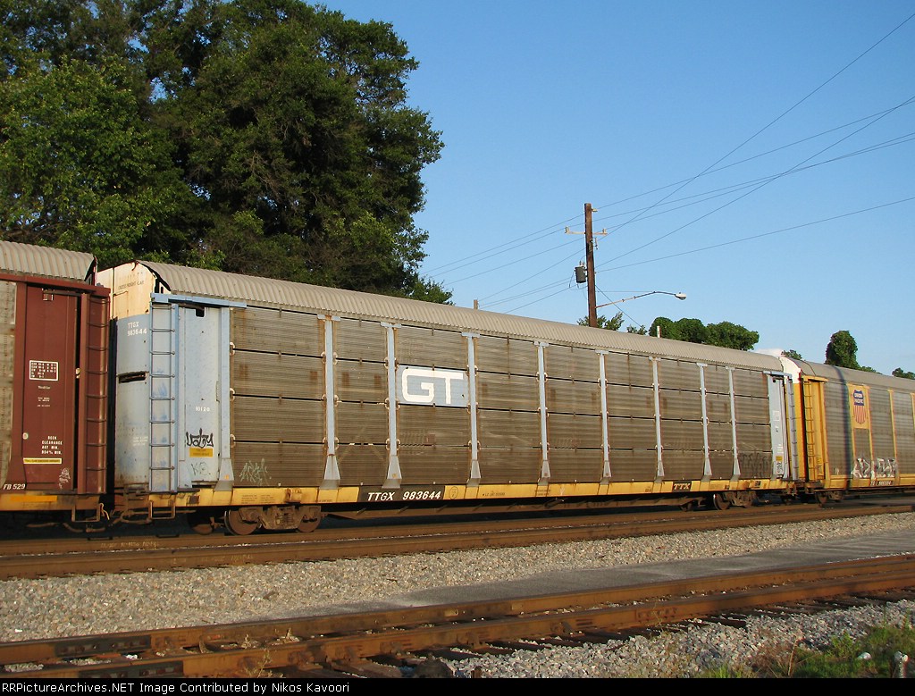 Grand Trunk autorack in good shape