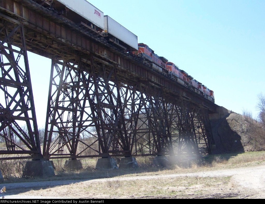 TOFC heads Westbound toward Ft. Madison