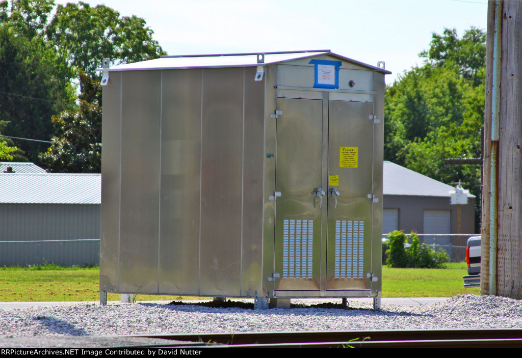 New large relay for a new grade signals (visble)