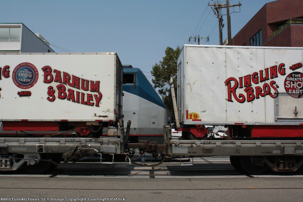 Circus Train Street Running circus-train-street-running