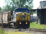CSX 7841 passes "boulevard" MP 0.3 On #1 Main on the former TT. You can see the roof extention off the former TT diesel house off to your right